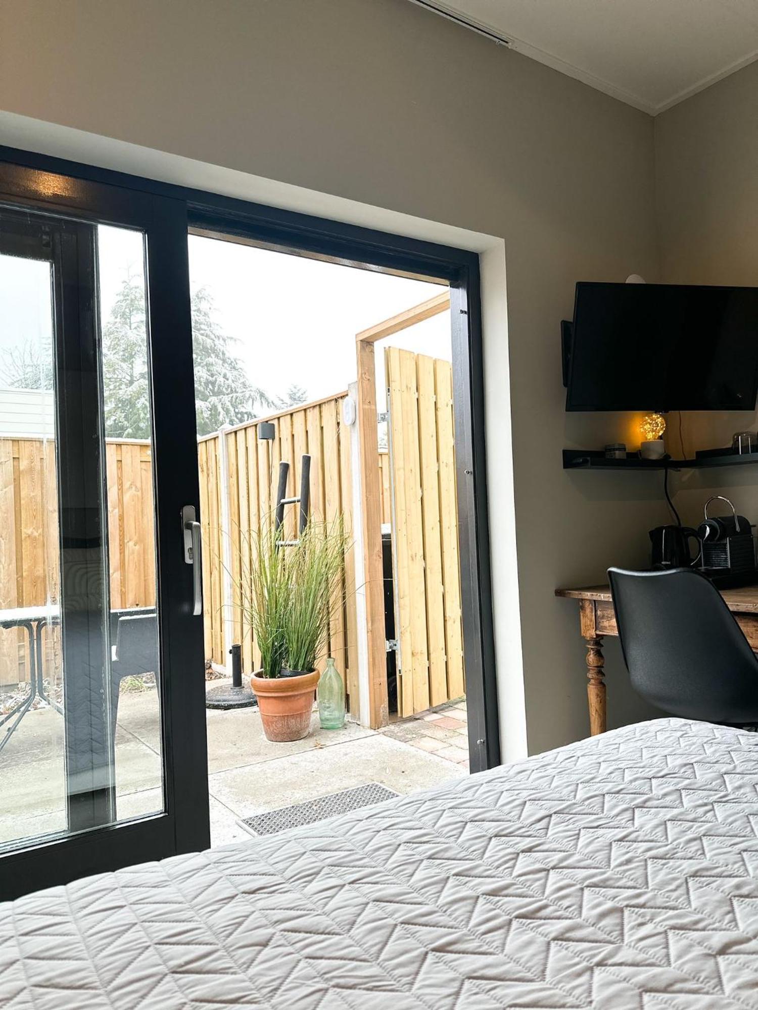 Bed & Breakfast Waterpoort - Incl Gratis Licht Ontbijt En Parking Sneek Exterior foto